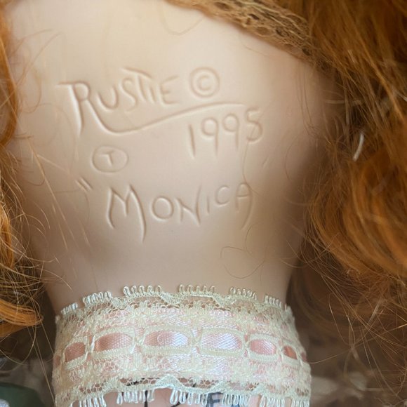 RARE 📌 RUSTIE "MONICA" A RED HAIR PORCELAIN DOLL WHITE DRESS GEMS #352 - Picture 13 of 16
